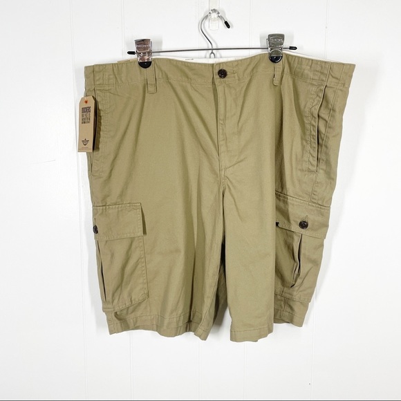 NEW Dockers Khaki Cargo Shorts Size 42 - Picture 1 of 12